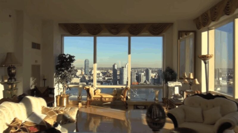 Сегодня Наталья активно развивает свой бренд одежды и парфюмерии.