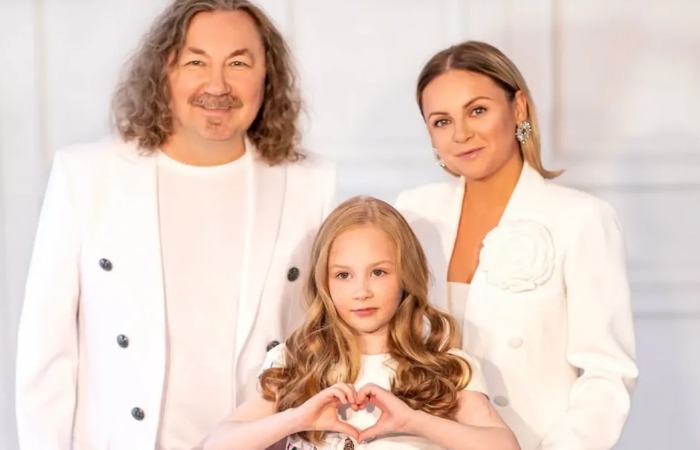 Бросил жену с 13-летней дочерью ради 16-летней: «Одиночество тяжелее разлуки» — как сложилась судьба старшей наследницы Игоря Николаева, которая в 50 лет так и не стала мамой