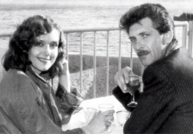 «Рядом с ним даже Ален Делон казался не таким впечатляющим» : Как Ирина Алферова нашла «настоящее счастье» с Сергеем Мартыновым, приняв его 13-летнего сына и 15-летнюю дочь после гибели первой жены