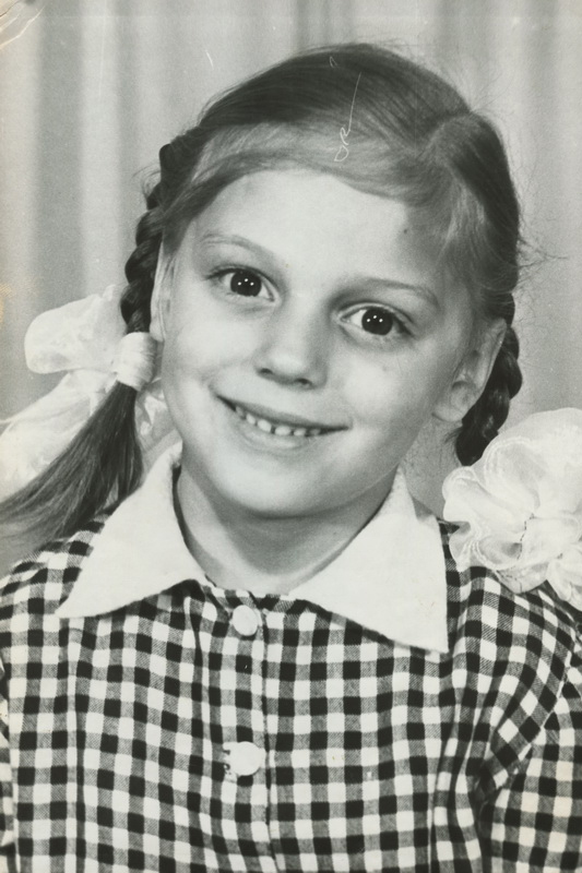 От «гадкого утенка» до сильной женщины в 46: «Мне было тяжело переживать такое внимание», но Нелли Уварова нашла себя после двух браков и личных потерь