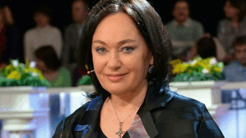 Заслуженная артистка России Лариса Гузеева, несмотря на своё состояние, ощущает себя «маленькой девочкой» перед гендиректором.