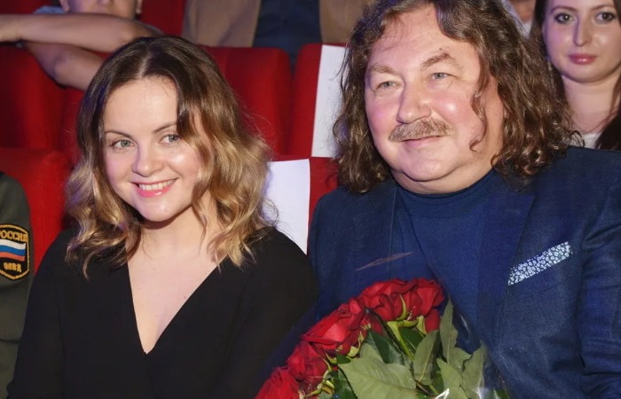 Бросил жену с 13-летней дочерью ради 16-летней: «Одиночество тяжелее разлуки» — как сложилась судьба старшей наследницы Игоря Николаева, которая в 50 лет так и не стала мамой