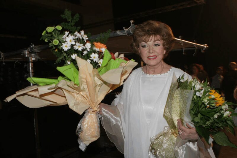 Эдита Пьеха в 2006 году, в период осознания одиночества в третьем браке.