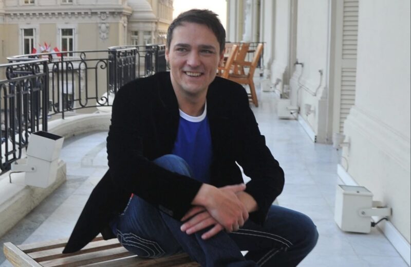 Андрей Малахов и Лера Кудрявцева стали ведущими вечера памяти Юрия Шатунова.