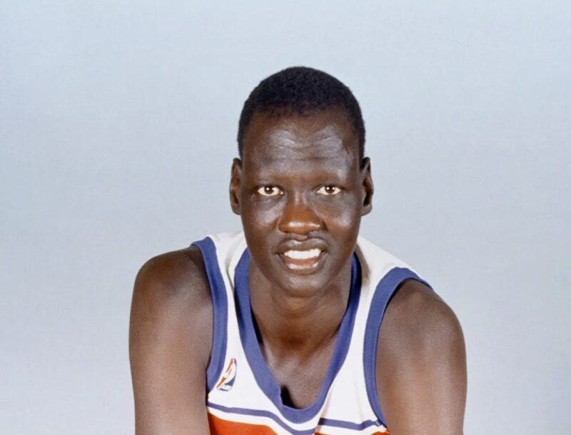 Поразил льва, покорил НБА : Как 231-сантиметровый Мануте Бол отдал $3,5 млн за родину и ушёл в 47 лет