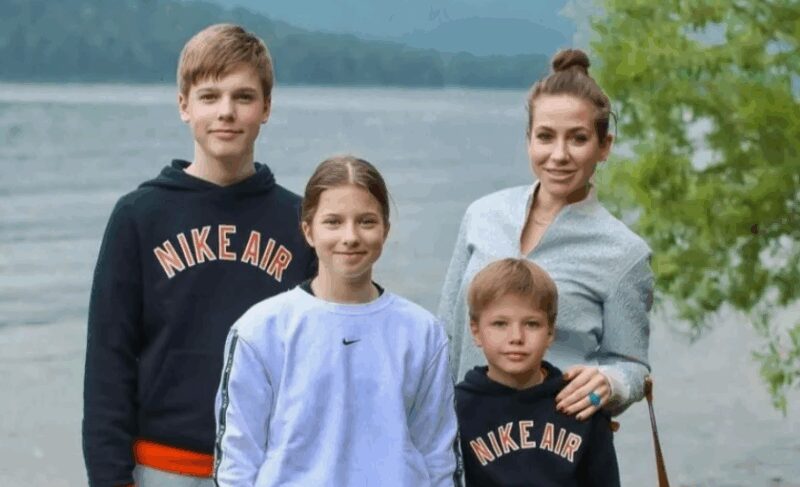 Юлия Барановская с детьми, рождёнными от Андрея Аршавина.