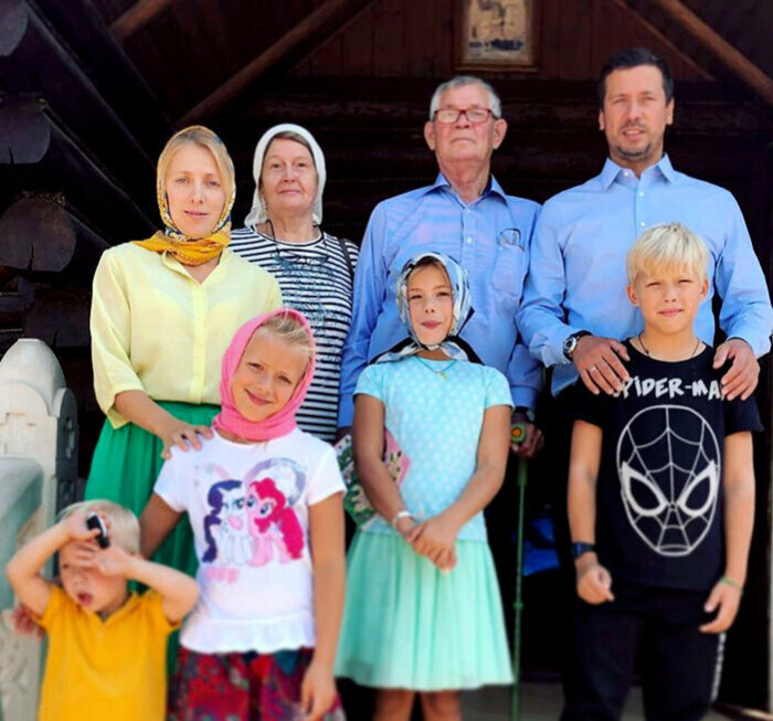 Идеал, учивший верности, рухнул спустя 20 лет : Андрей Мерзликин о разводе: «Бог забирает вечное, чтобы показать, что вечное — внутри»