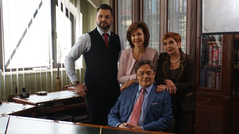 Коллеги по цеху: Алиса Турова с другими судьями телепроекта.