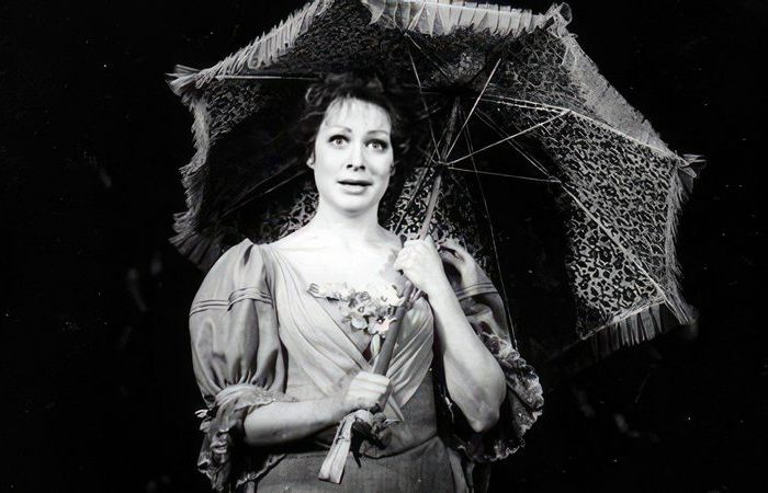 «Чуть ласты не двинула»: Как актриса Аронова пережила измены, побои и гепатит, чтобы в 32 года обрести счастье