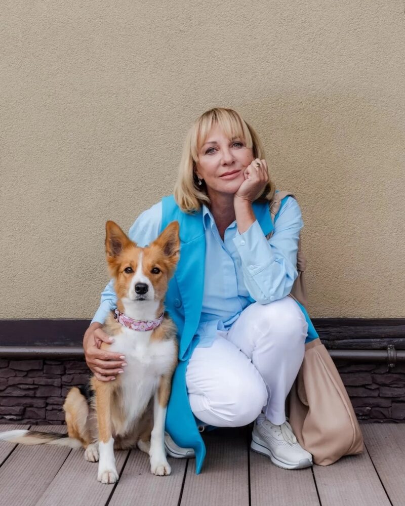 Денис Шальных, сын Елены Яковлевой, известный своими яркими татуировками.