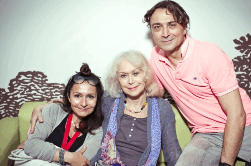 Светлана Немоляева, Александр Лазарев и Алина Айвазян: семья, которая выстояла.