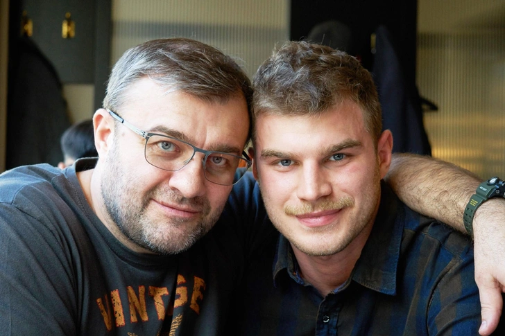 Окружающие подчеркивали, что Владимир очень похож на отца