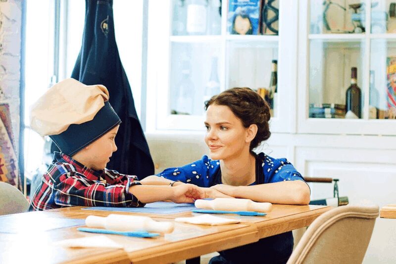 600 «квадратов» в доме XVIII века: как Елизавета Боярская и Максим Матвеев создали своё «место силы» за треть цены