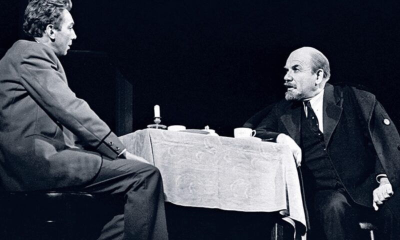 Последние аплодисменты на сцене Малого театра.