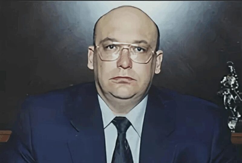 Михаил Лужков, старший сын Юрия Михайловича, сегодня ведёт уединённую жизнь.