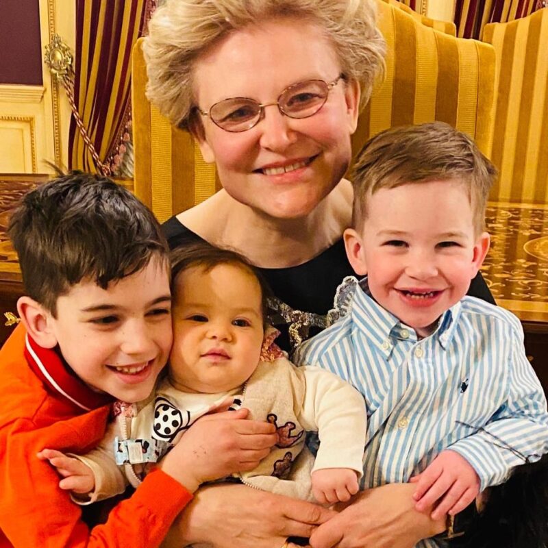 65 лет на страже здоровья, но «мой ребенок — идиот»: Как Елена Малышева стала «главным телеврачом» страны, но так и не убедила хейтеров в своей правоте.