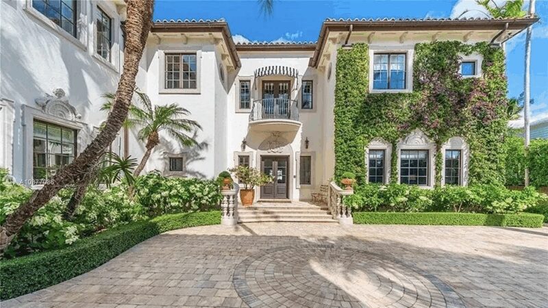 Роскошная вилла площадью 320 м² на испанском побережье Коста-Бланка, приобретенная в 2008 году.