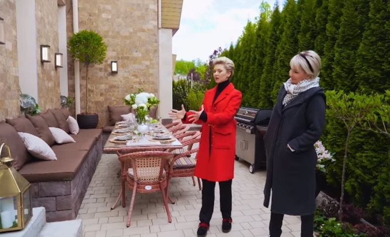 «Не воплощение тщеславия, а смысла»: Как 72-летняя Татьяна Веденеева построила уникальный замок в Подмосковье, где живет одна