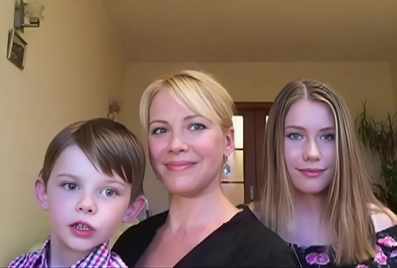 Ксения, младшая дочь, пошла по стопам отца, выбрав МГИМО.