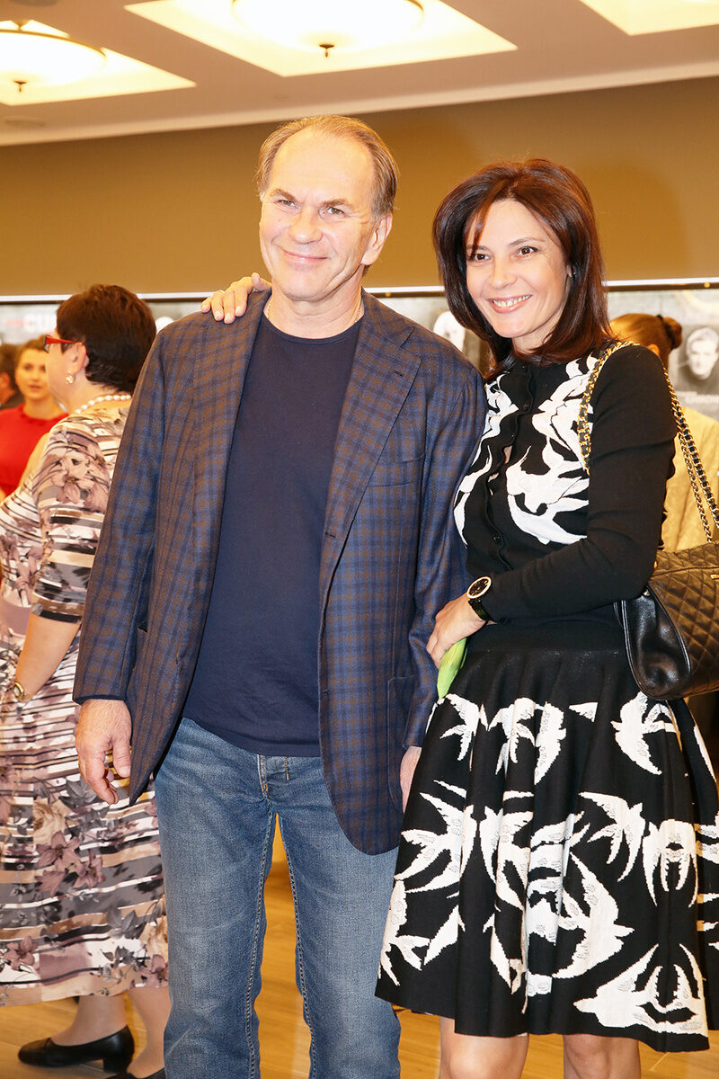 37 лет вместе: «Вот он, мой будущий муж!» — как суровый Гуськов и яркая Вележева построили крепкую семью, где дети продолжили их дело