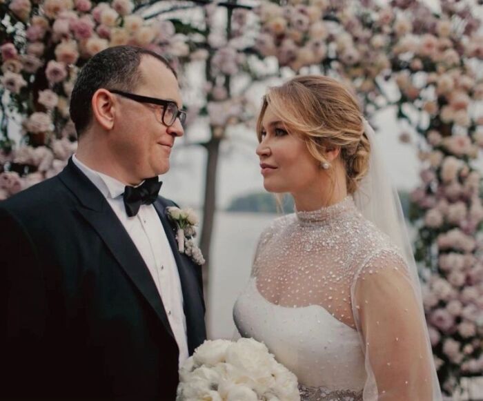 «Актриса на вырост»: 45-летняя Кристина Бабушкина, пережив инвалидное кресло и скандал с мужем, обрела главное счастье в дочери