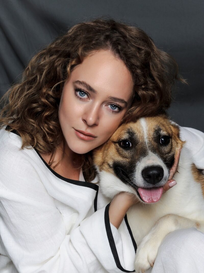 Удивительное сходство: Ксения Раппопорт и её дочь Аглая Тарасова.