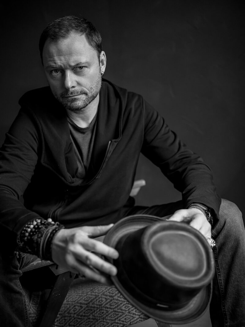 Кадр из фильма, где Илья Носков исполнил роль молодого десантника.