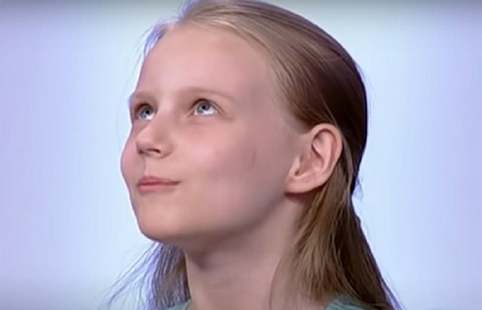 «Ей рано!» : 13-летняя Алиса Теплякова получила диплом психолога, а её отец устроил скандал на защите