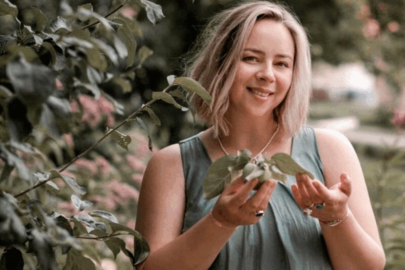 Дочь Дмитрия Харатьяна, Александра, построившая свою жизнь в Швеции.