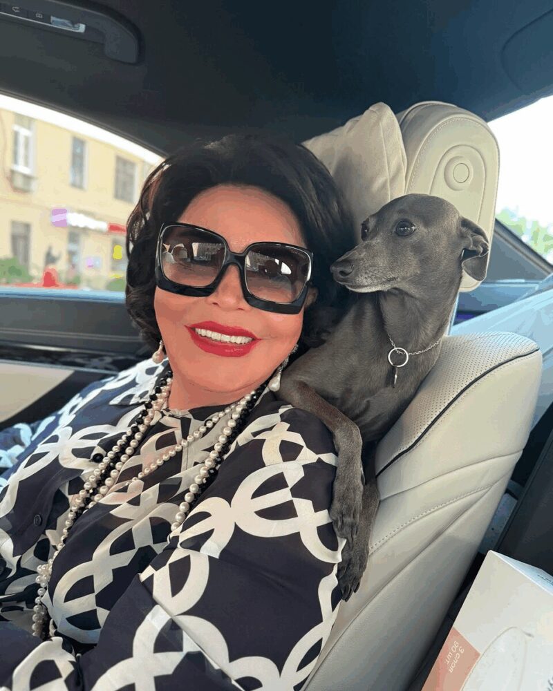 «Моя гордость»: как 49-летний сын-архитектор построил для Надежды Бабкиной два роскошных дома с видом на Кремль и под Звенигородом