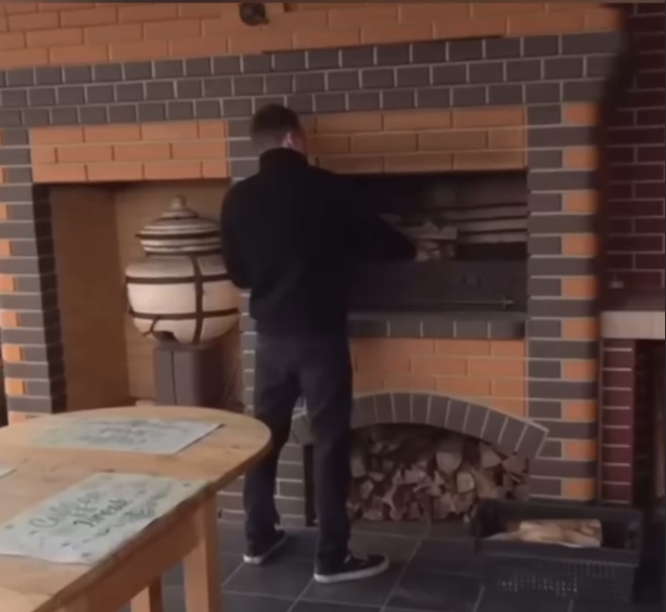 Домашние питомцы – часть её счастливой жизни.