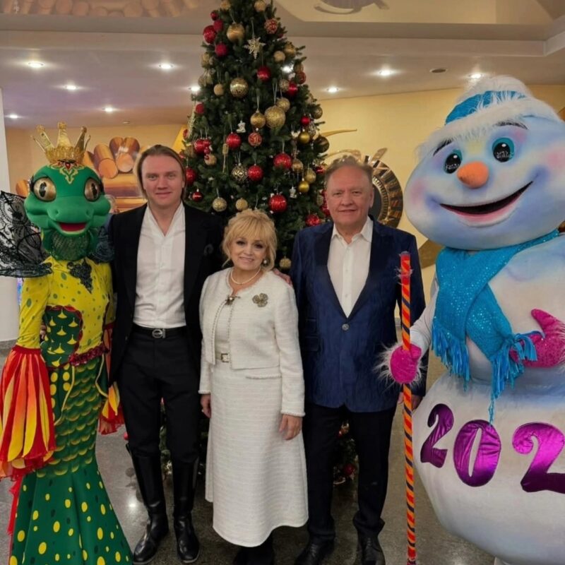 Надежда Кадышева в последние годы, продолжающая активно выступать.