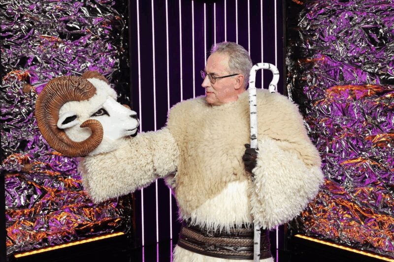 В шоу «Маска» Норкин предстал в образе Барана, далеком от серьезных дискуссий.