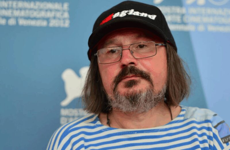 Александр Миронов в одном из своих кинообразов, фильм «Женщина для всех».