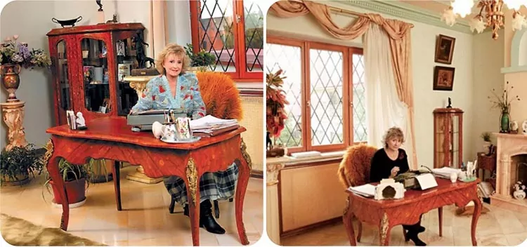 Рабочий стол в кабинете, где рождаются новые идеи и проекты.