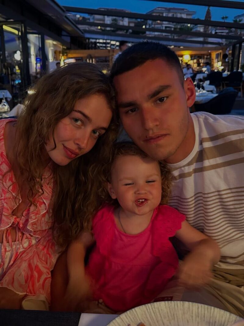 Кирилл Андреев-младший и Аделина: счастливая пара, построившая крепкую семью.