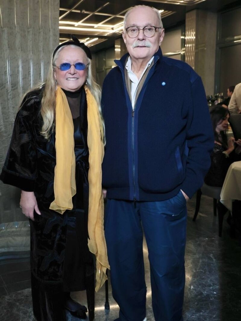 Портрет женщины, выбравшей семью и мудрость.