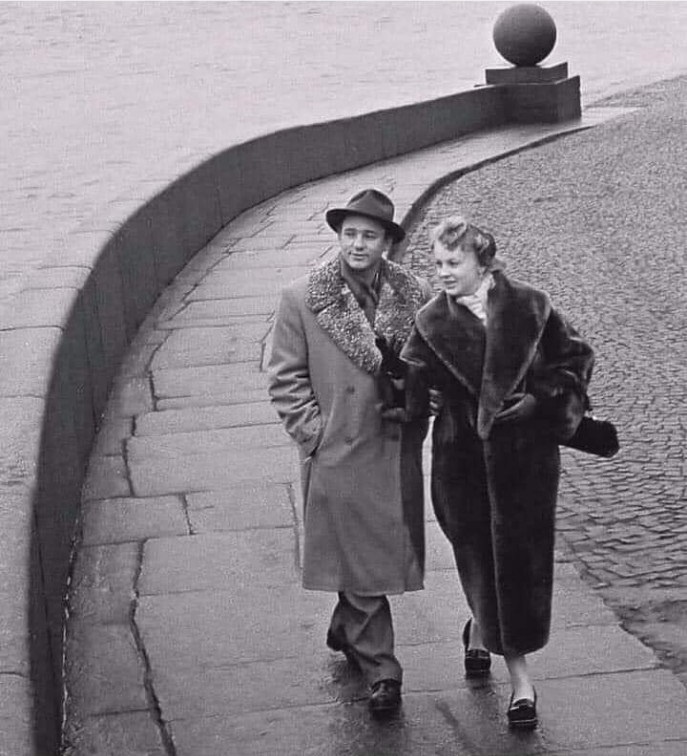 Свадьба Аллы Ларионовой и Николая Рыбникова, заключённая в спешке и по необходимости.