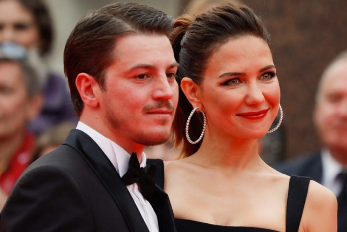 «Белла твоя копия»: 10-летняя дочь «самой красивой пары» Климовой и Месхи — как любовь на съемках обернулась разводом, и почему отец не пришел на день рождения?