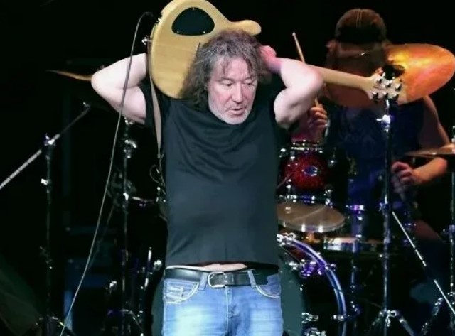 70-летний рокер отменил концерты: «Я едва мог говорить» : Владимир Кузьмин — трагедии детей, внебрачные романы и прощение юной жены