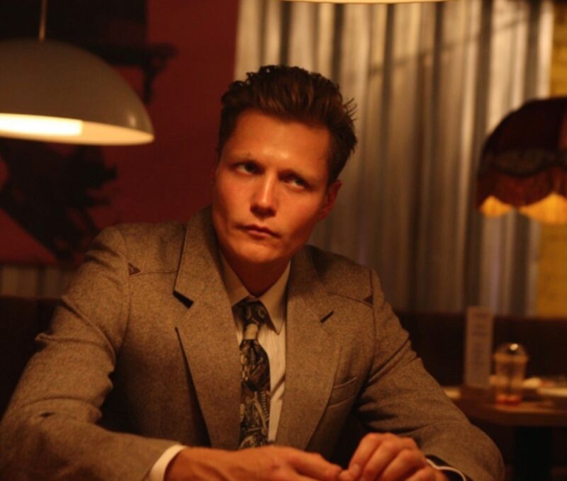 Студенческий театр стал первым шагом к большой сцене для Евгения Санникова.