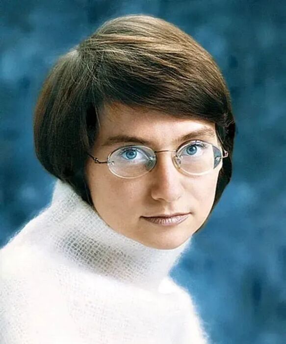 Три года скрывала развод, а потом удивила выбором: Эвелина Хромченко и «слишком громкий» художник в мешковатых джинсах, ставший её счастьем в 55 лет