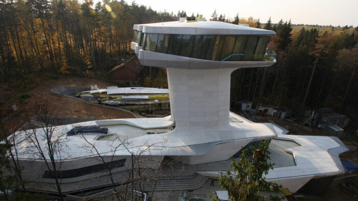 Владислав Доронин хотел подарить дом Наоми.