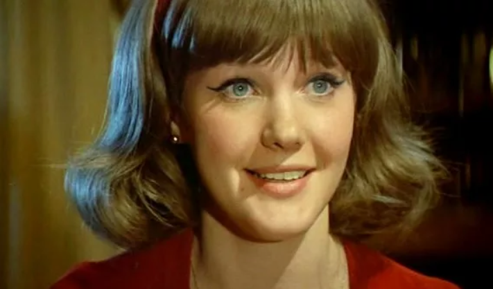 Слава в 12 лет, но три развода : личные драмы 70-летних Прокловой, Муравьевой и Варлей