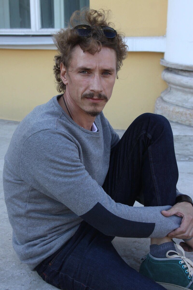 Александр Яценко в молодости, полный надежд и амбиций.