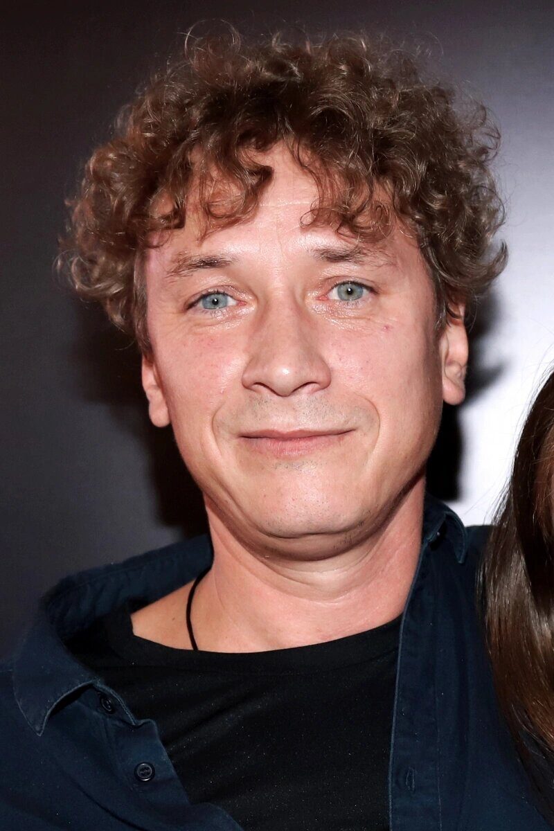 Звезда «Аритмии» пережил отчисление из ГИТИСа и два развода, но нашел счастье в 40 лет: Александр Яценко: «Жил буквально в поезде», чтобы получить диплом, а теперь воспитывает троих сыновей