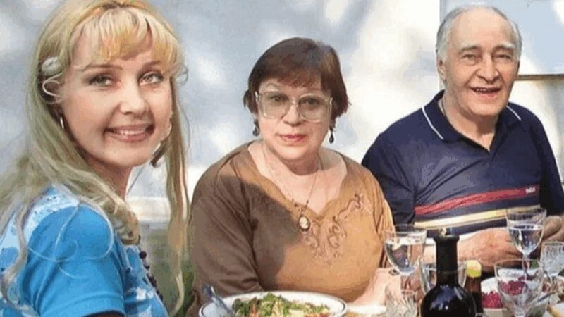 Второй брак: Вячеслав Тихонов и Тамара.