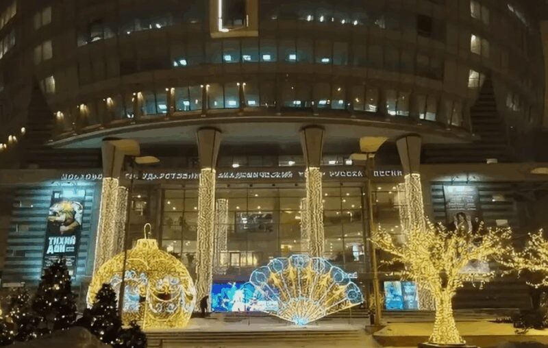 «Патриотизм на сцене, а под ней — склад»: как театр Надежды Бабкиной выиграл суд у МЧС, отказавшись от 30-миллионного убежища