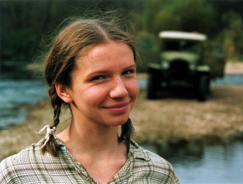 Фёдор Бондарчук и Ирина Рахманова обсуждают детали сцены.