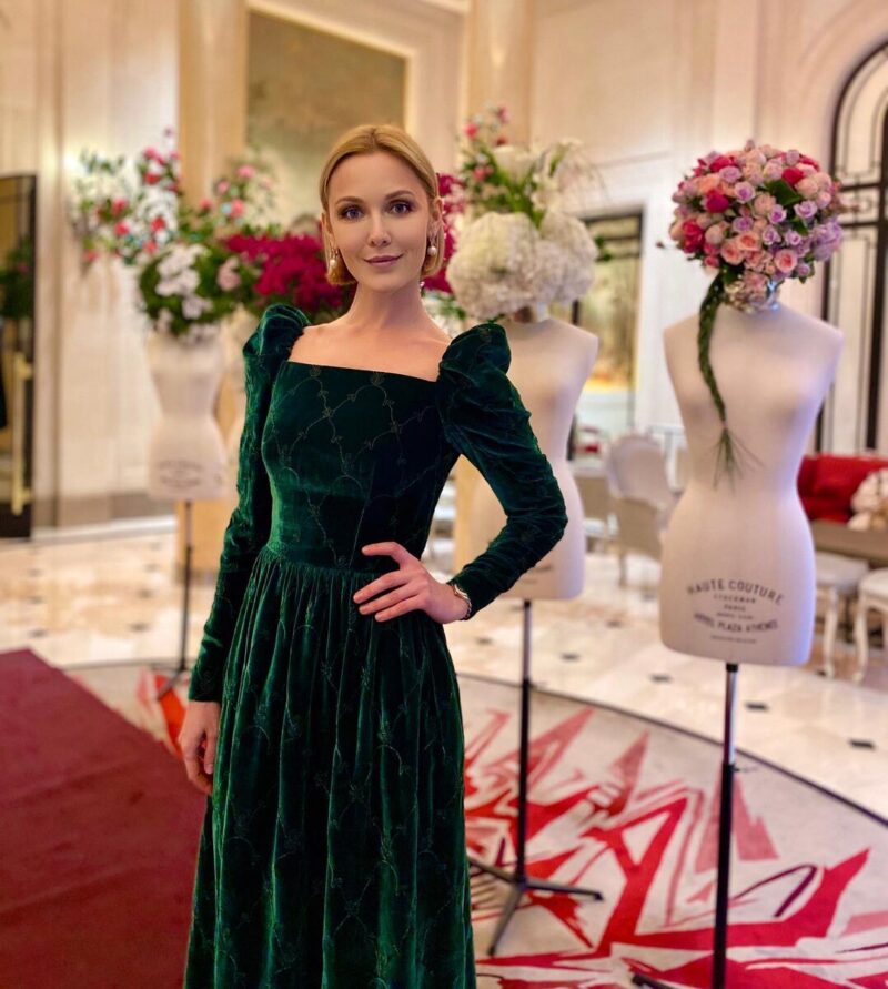 Счастливая мать троих детей, нашедшая своё призвание.